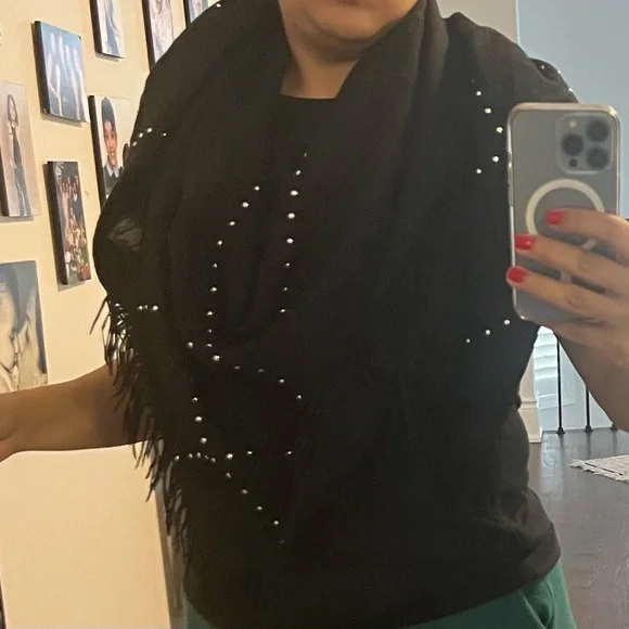 Cucci shawl - Picture 9 of 11